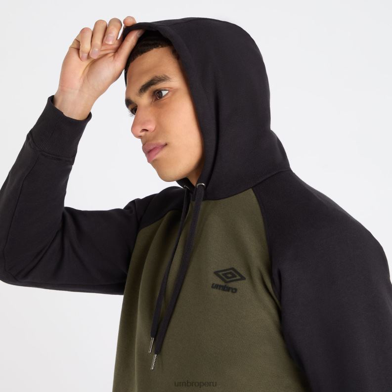 capucha raglán central hombres ropa 64RRH121 Umbro noche del bosque/negro